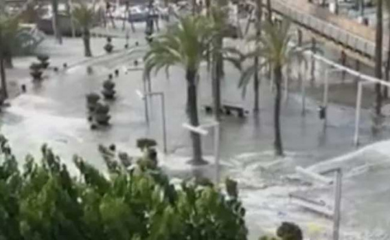 Son Dakika! İspanya'nın Tatil Cennetinde Tsunami Meydana Geldi 2