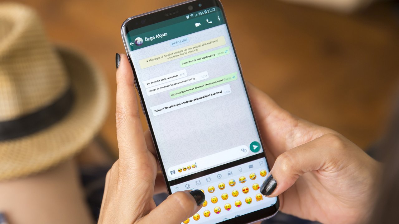 WhatsApp'ta mesaj gönderen kişiye okundu bilgisi gitmeden mesaj okumanın yöntemi