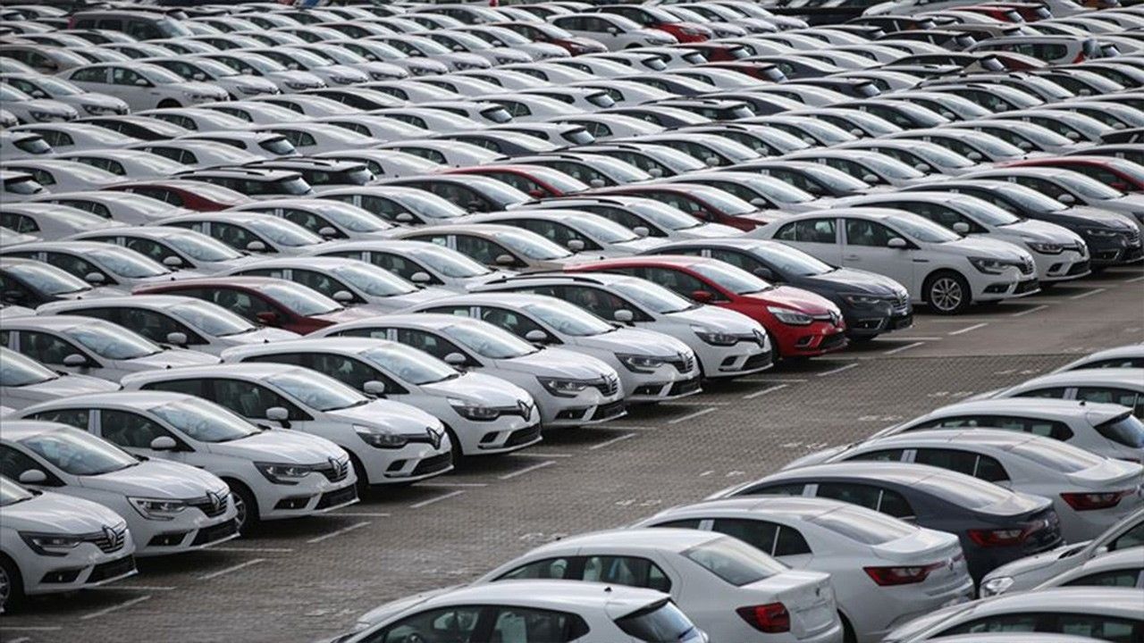 İkinci el otomobil piyasasında sert düşüş! Yüzde 10 gerileme yaşandı